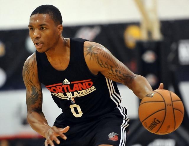 詹姆斯被限 詹姆斯被限