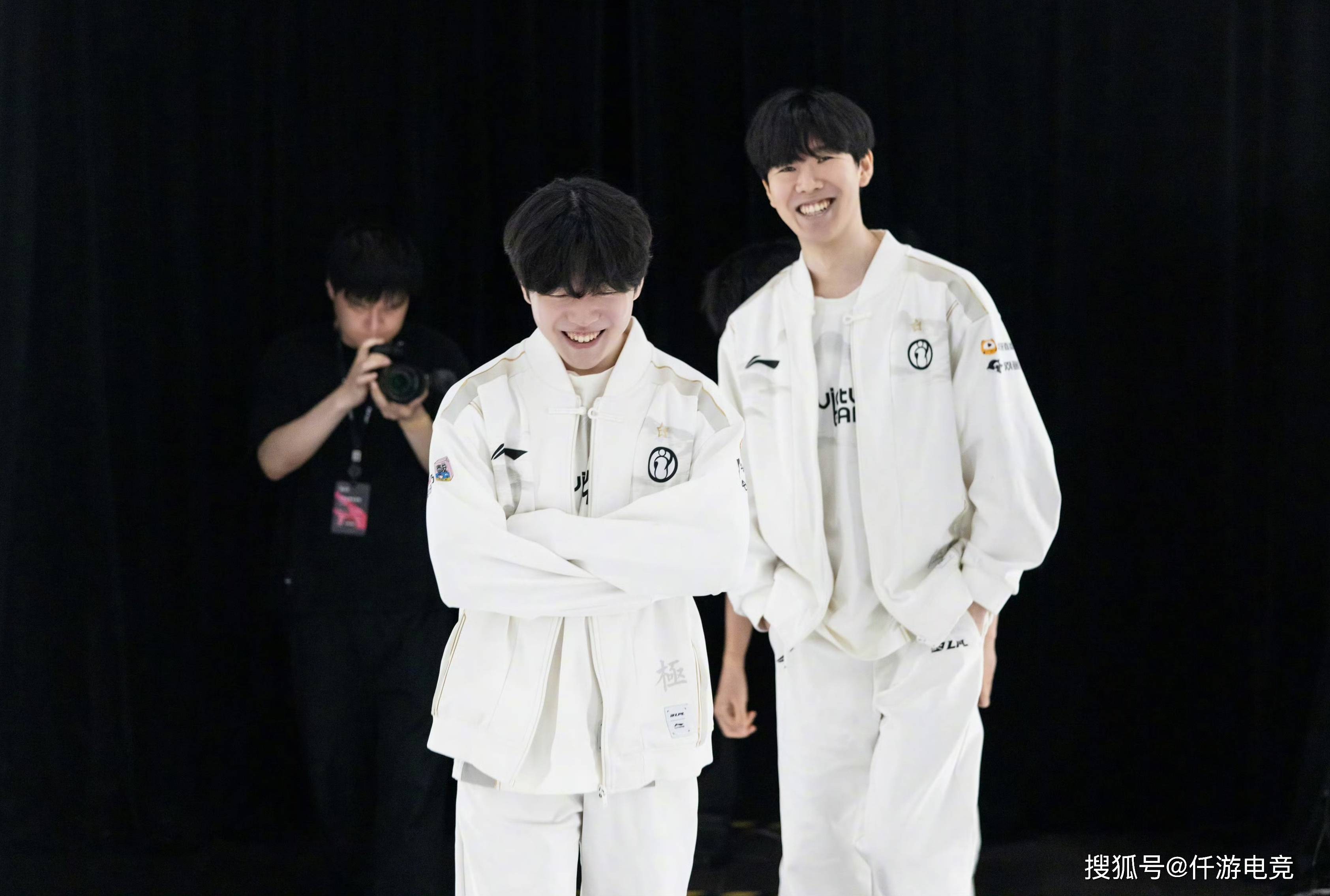 给出可行队 给出可行队